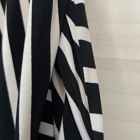 Lane Bryant Womens Black White Strip Elastic Waist Fit & Flare Skirt Sz. 14 16 - Picture 5 of 8